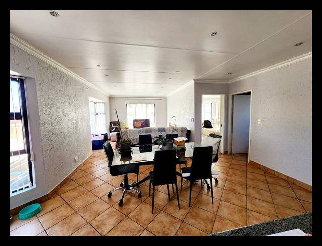 2 BEDROOM TOWNHOUSE FOR SALE IN EVELEIGH